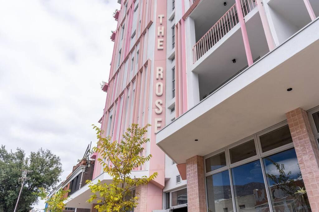 The Rose 102 -2bedroom With Rooftop Pool * Cape Town