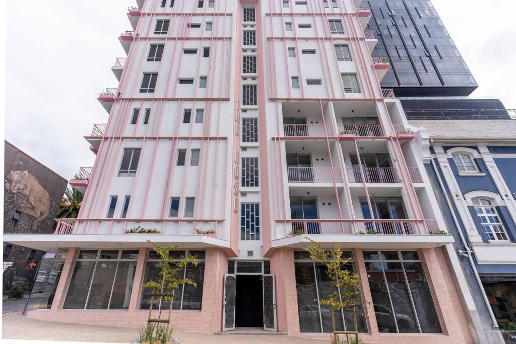 The Rose 102 -2bedroom With Rooftop Pool Apartment *